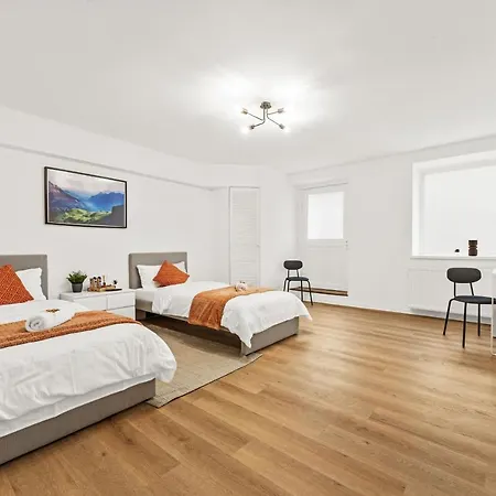 아파트 2 Apartments, 4 Betten, Vollmoebliert,zentrale Lage Am S-bahnhof